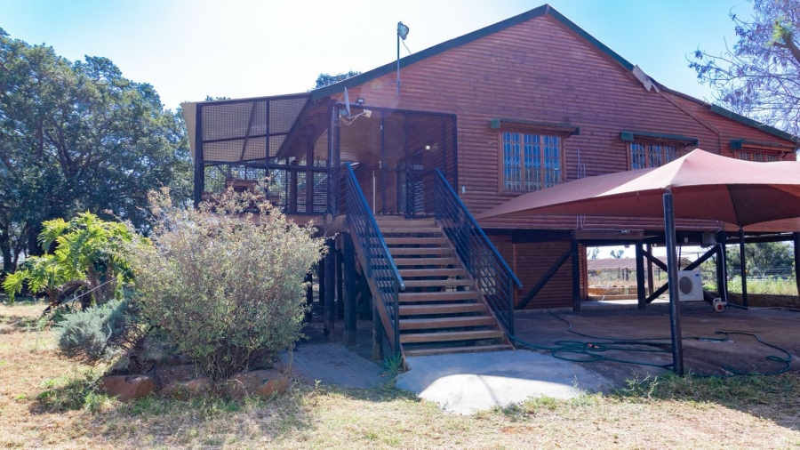 To Let 4 Bedroom Property for Rent in Mooinooi North West